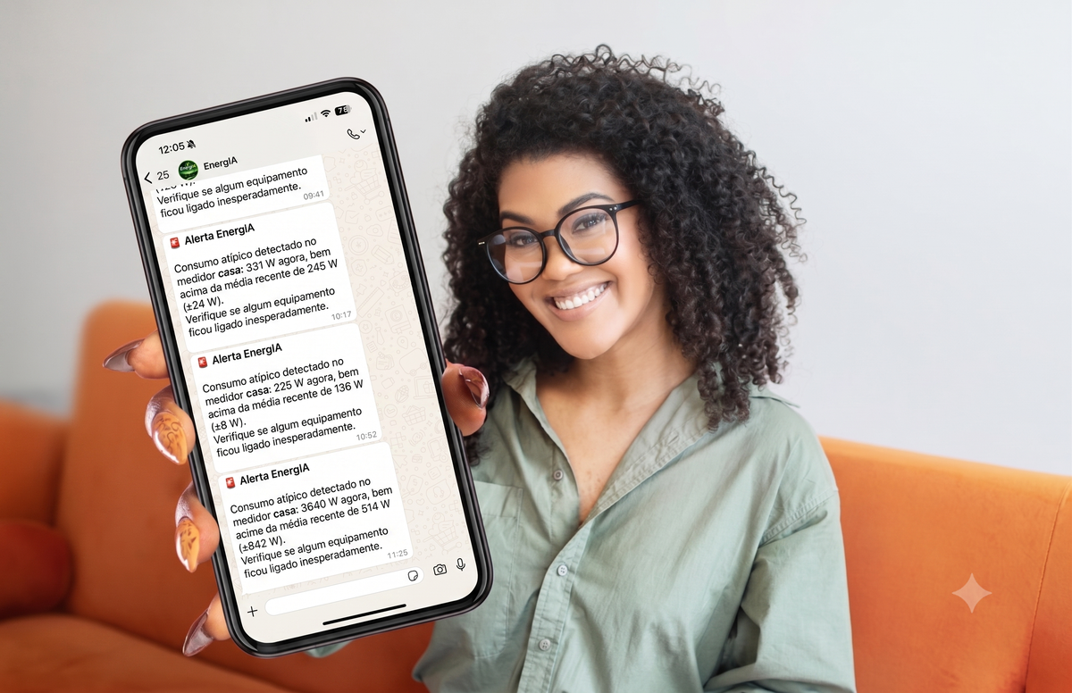 Celular exibindo alertas do EnergIA no WhatsApp